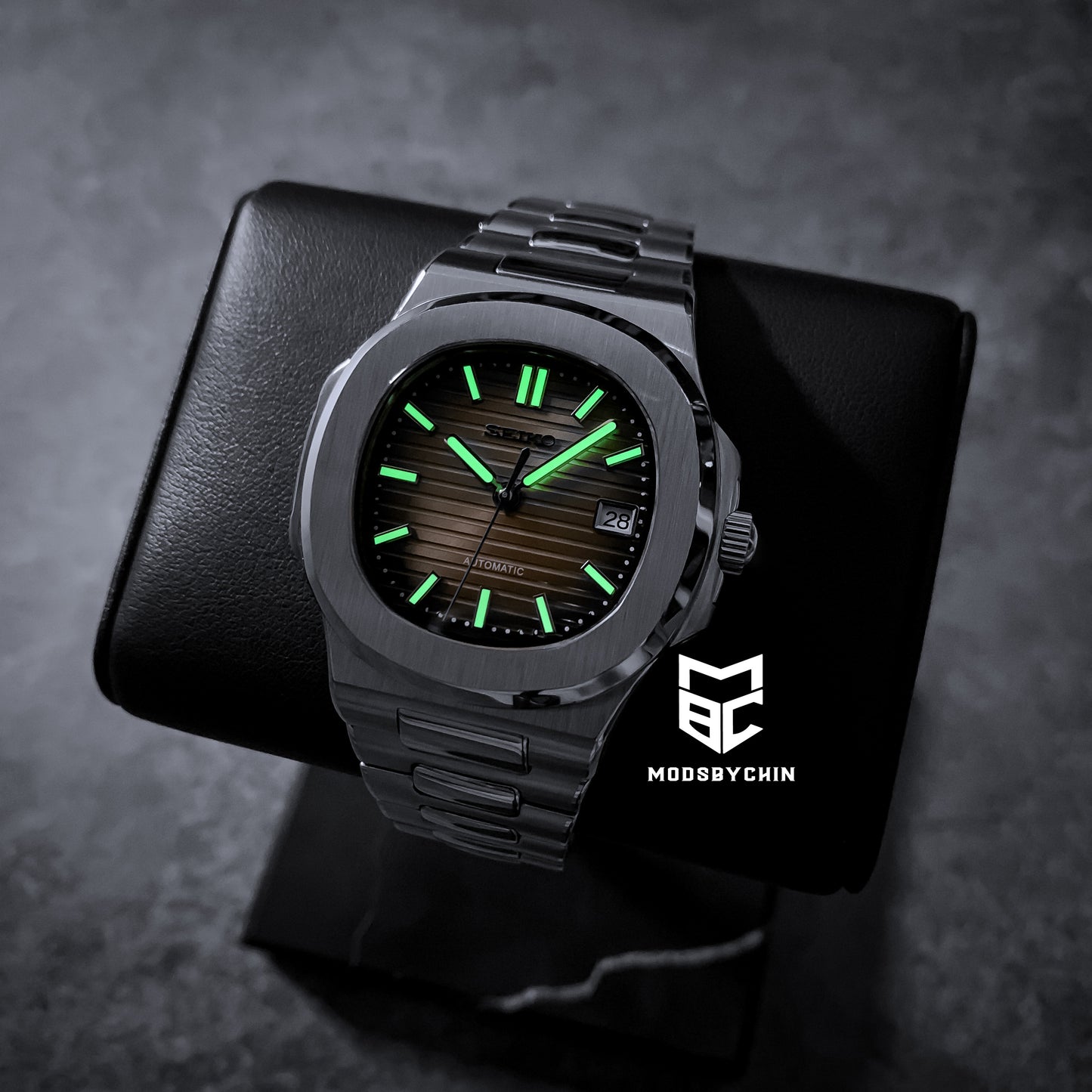 Nautilus Faded Brown black