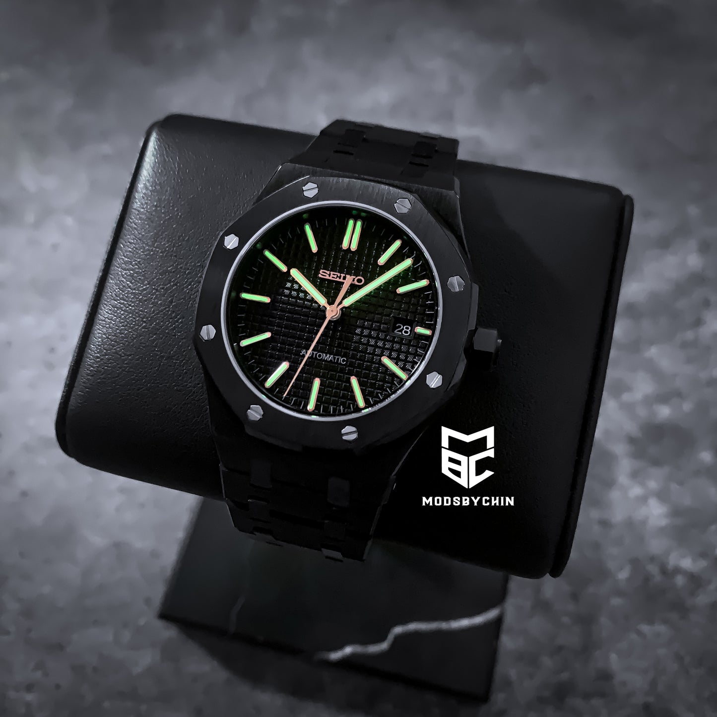 Royal Oak Black Out V2