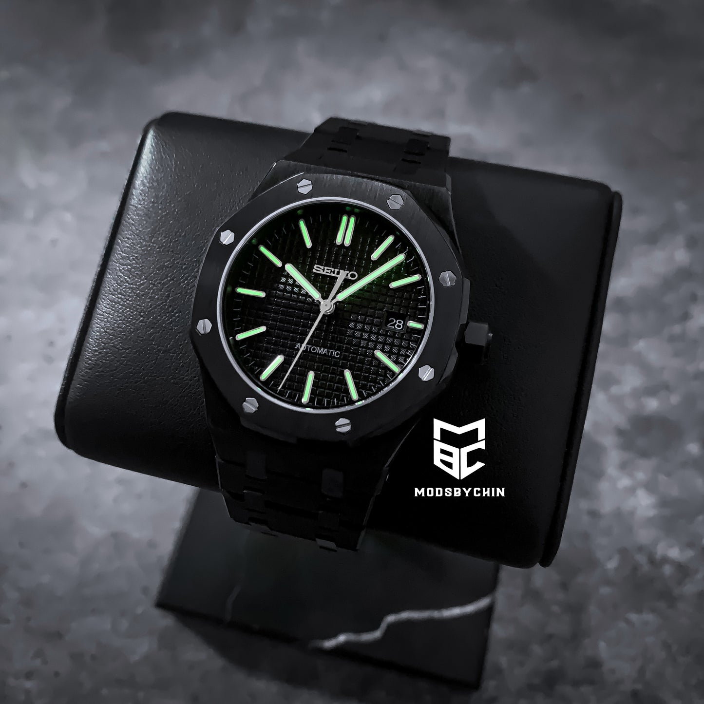 Royal Oak Black Out V1