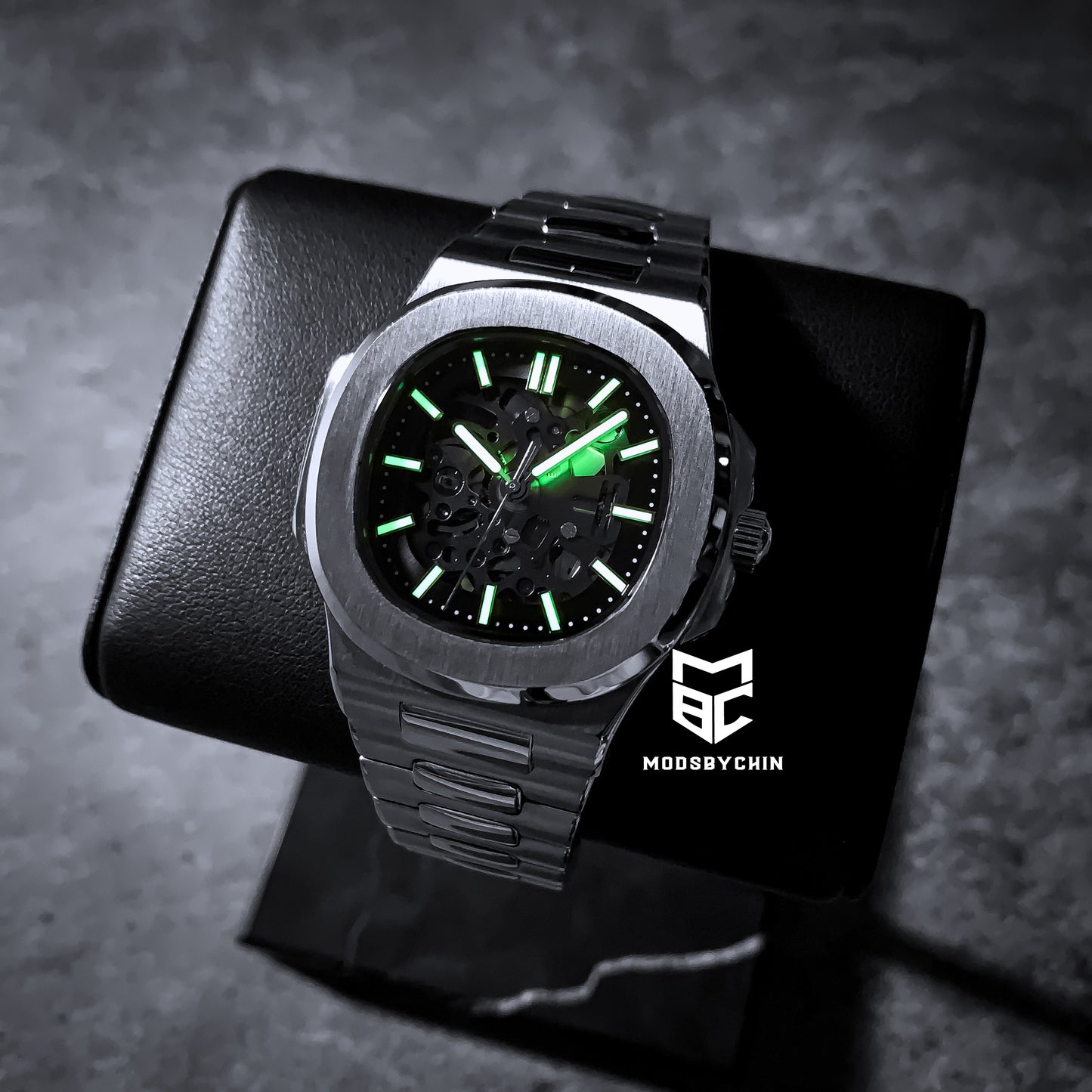 Nautilus Skeleton Black