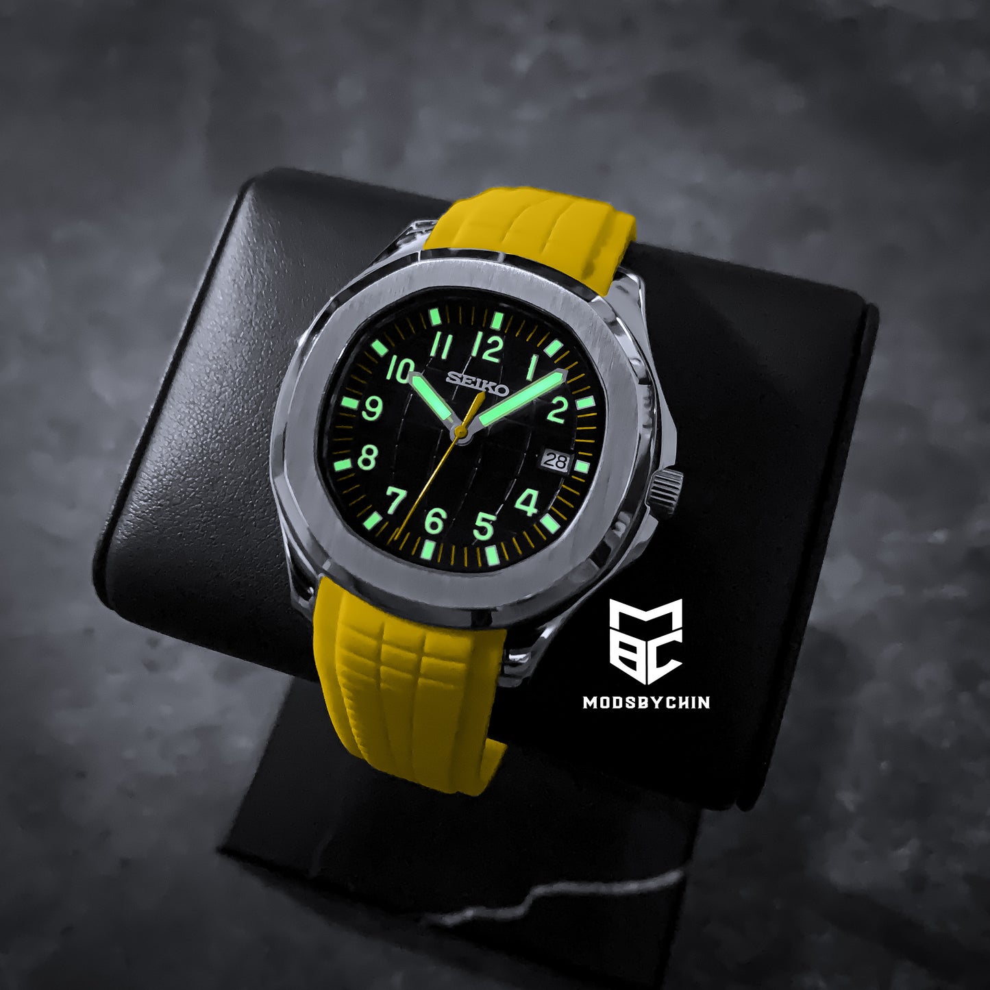 Aquanaut Yellow Strike