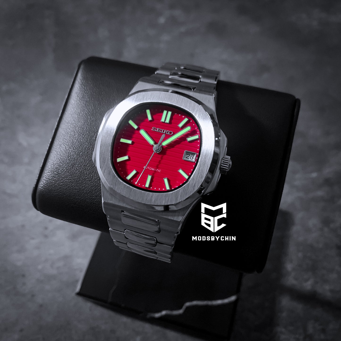 Nautilus Cherry Red