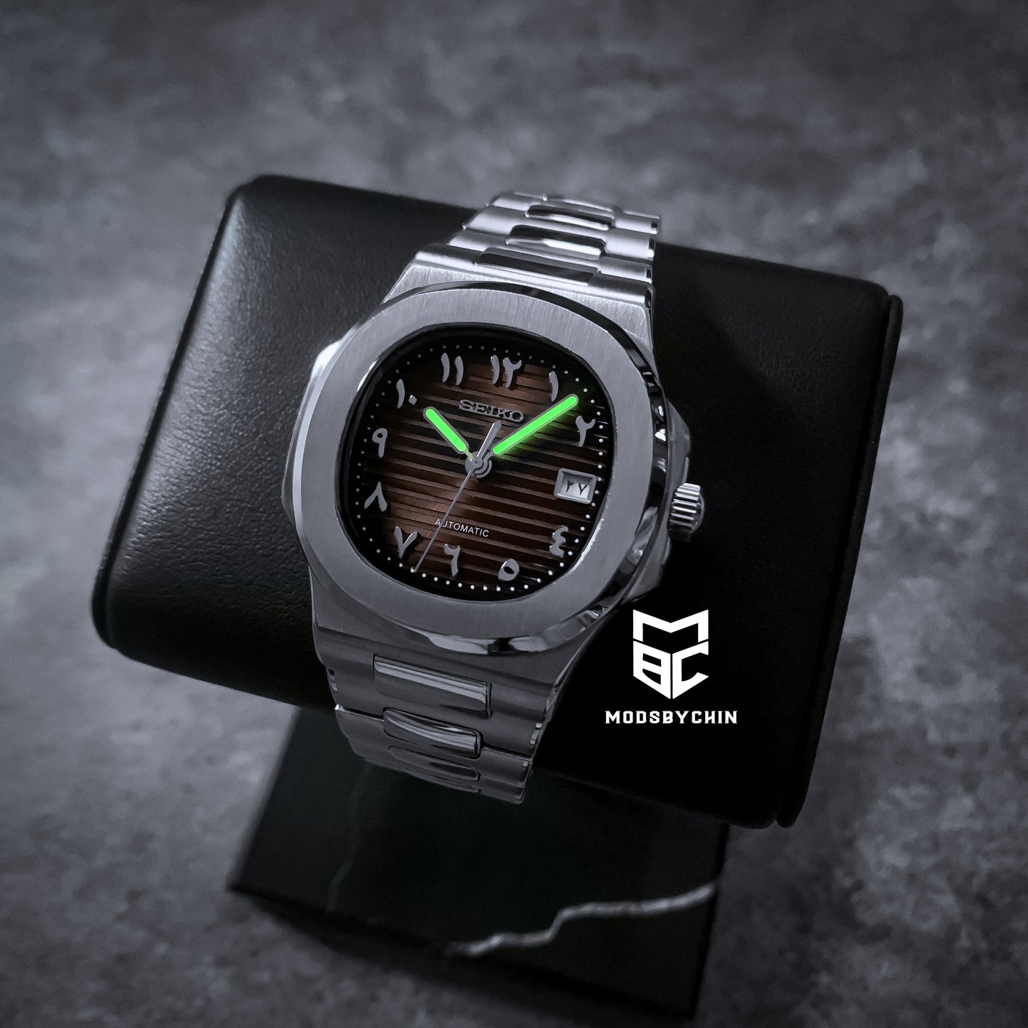 Nautilus Faded Brown black (Arabic)
