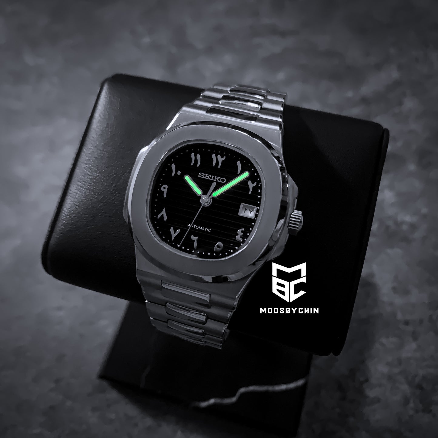 Nautilus Black (Arabic)
