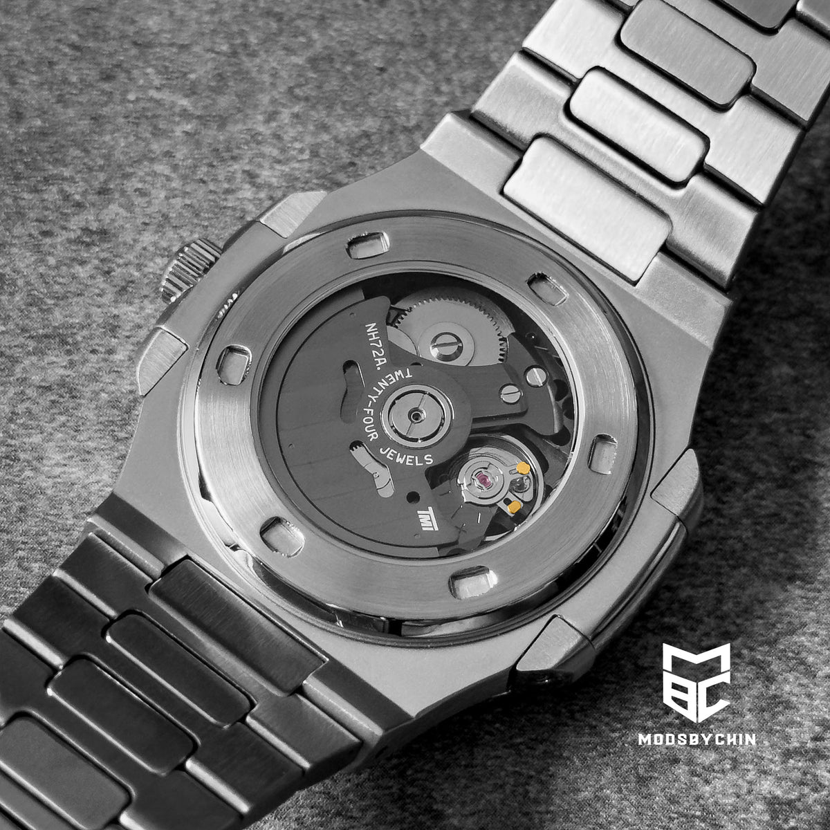 Nautilus Skeleton Black